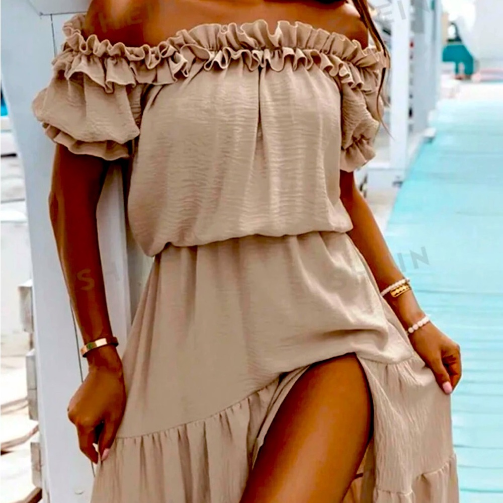 Women's Short Sleeve Dress With Ruffle Ruffle And Cinched Waist Detail